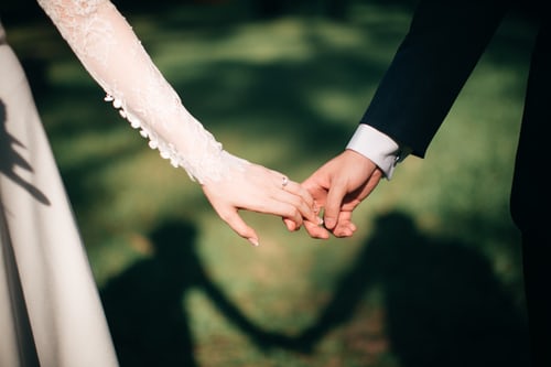 穿越火线女神直播97国产色伦在色在线播放，枪林弹雨中的魅力绽放